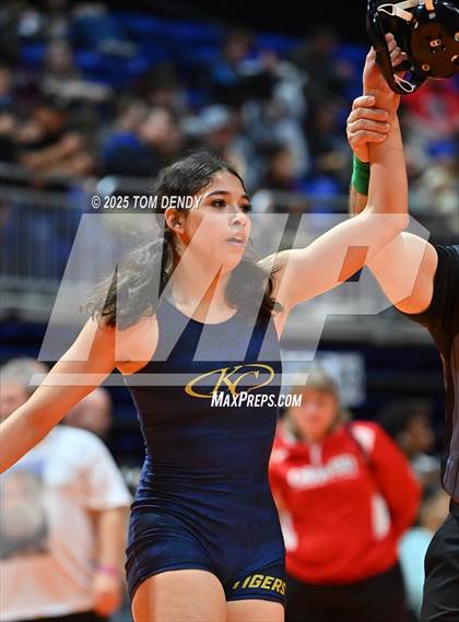 Thumbnail 3 in UIL Wrestling 5A-6A Finals (Round 3) photogallery.