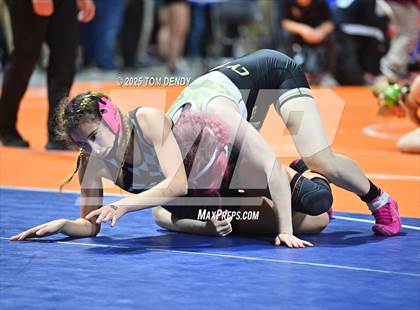 Thumbnail 2 in UIL Wrestling 5A-6A Finals (Round 3) photogallery.