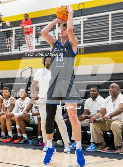 Thumbnail 2 in Dothan vs. Vestavia Hills photogallery.