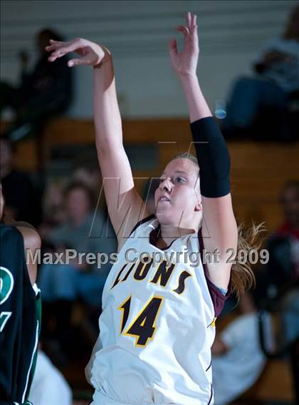 Thumbnail 2 in Arlington vs. Upland (Lady Bears Holiday Classic) photogallery.