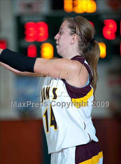 Thumbnail 2 in Arlington vs. Upland (Lady Bears Holiday Classic) photogallery.