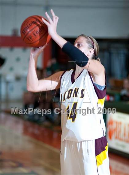 Thumbnail 2 in Arlington vs. Upland (Lady Bears Holiday Classic) photogallery.