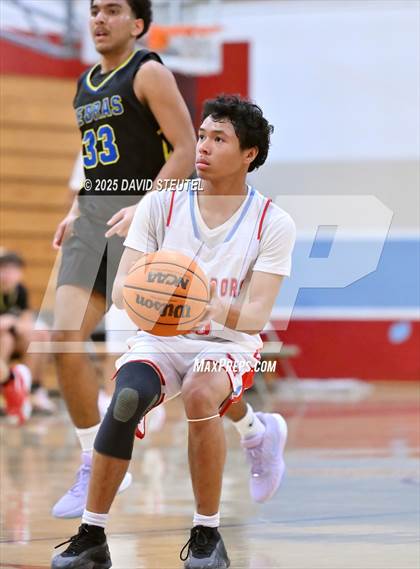 Thumbnail 3 in Lincoln @ Mira Loma photogallery.