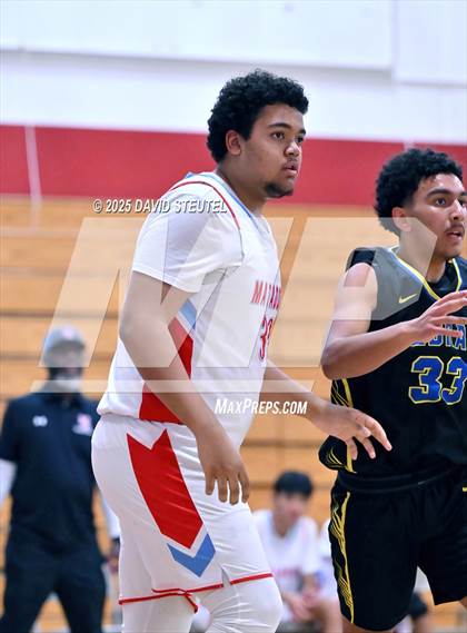 Thumbnail 1 in Lincoln @ Mira Loma photogallery.