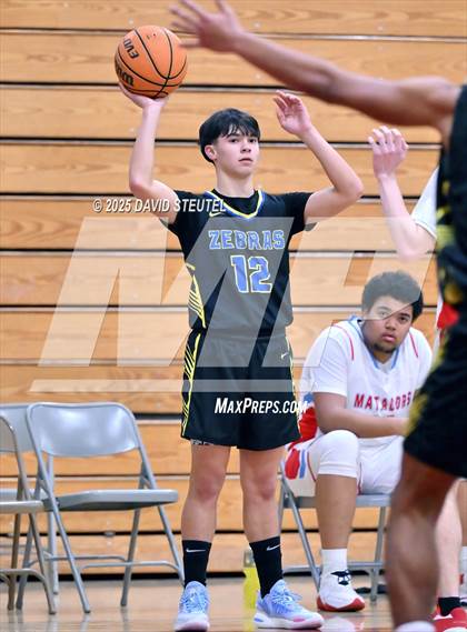 Thumbnail 3 in Lincoln @ Mira Loma photogallery.