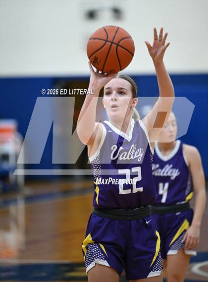Thumbnail 1 in Federal Hocking vs. Valley (OHSAA Division VI District Final) photogallery.