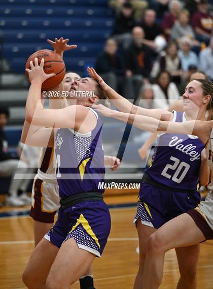 Thumbnail 3 in Federal Hocking vs. Valley (OHSAA Division VI District Final) photogallery.