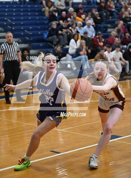 Thumbnail 2 in Federal Hocking vs. Valley (OHSAA Division VI District Final) photogallery.