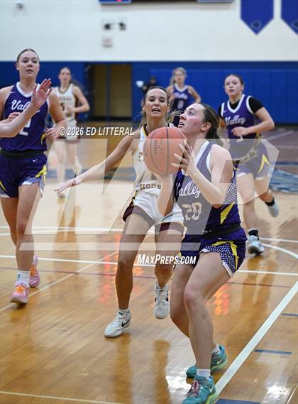 Thumbnail 2 in Federal Hocking vs. Valley (OHSAA Division VI District Final) photogallery.