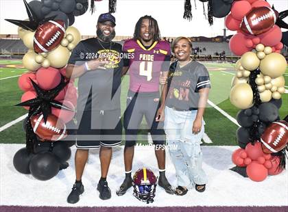 Thumbnail 3 in Mountain Pointe (Senior Night) photogallery.