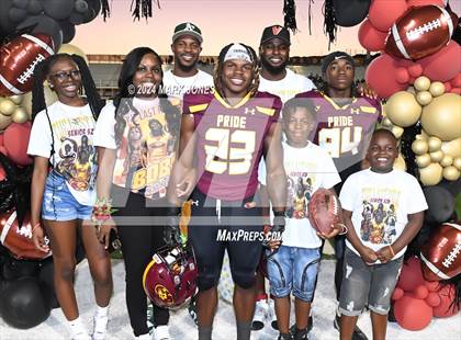 Thumbnail 2 in Mountain Pointe (Senior Night) photogallery.