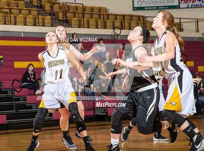 Thumbnail 2 in Quanah vs. Bellevue (Fantasy of Lights) photogallery.