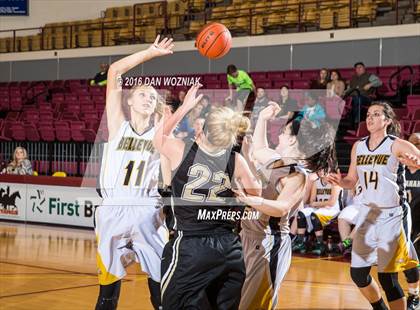 Thumbnail 2 in Quanah vs. Bellevue (Fantasy of Lights) photogallery.