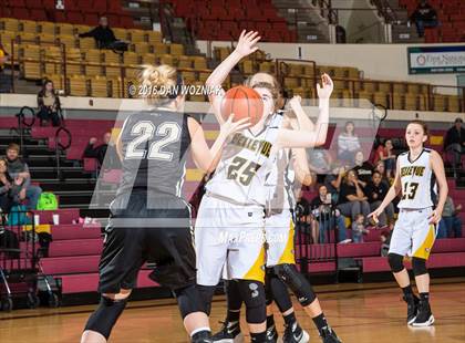 Thumbnail 2 in Quanah vs. Bellevue (Fantasy of Lights) photogallery.
