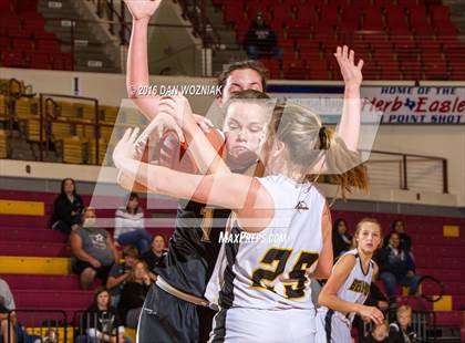 Thumbnail 3 in Quanah vs. Bellevue (Fantasy of Lights) photogallery.