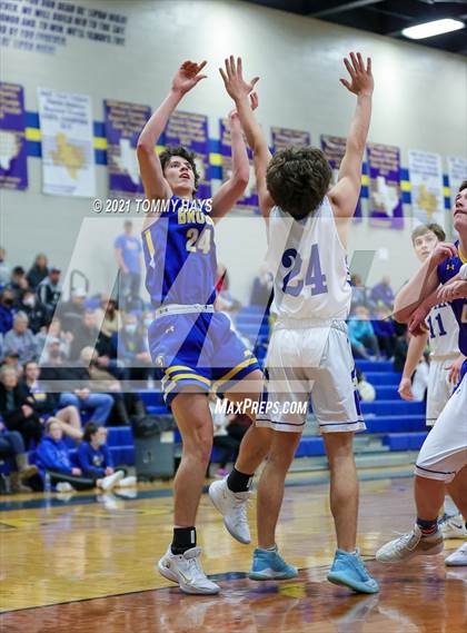 Thumbnail 3 in Brock @ Lipan photogallery.