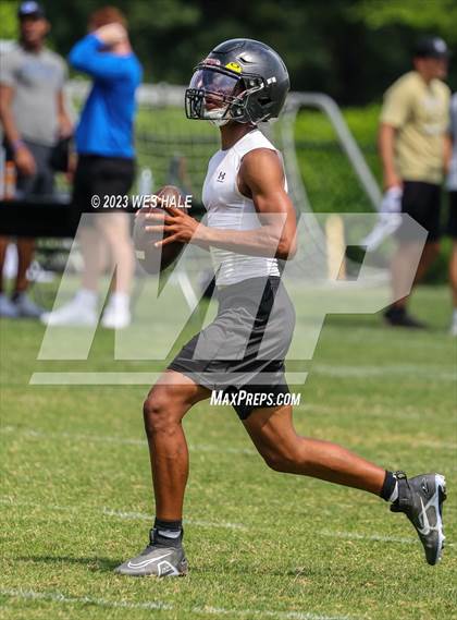 Thumbnail 2 in Blytheville vs Bolton (U of Memphis 7v7) photogallery.