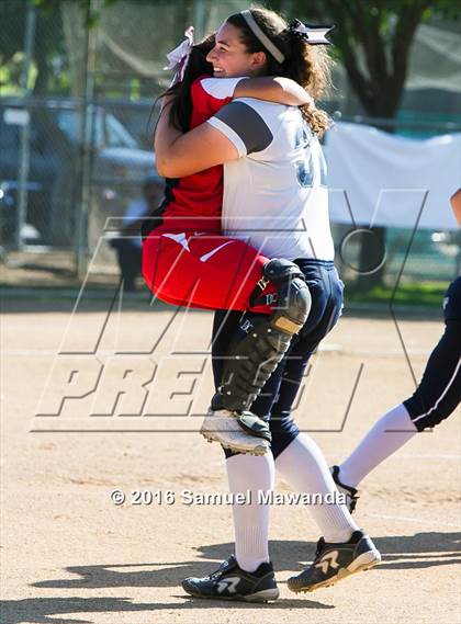 Thumbnail 1 in  Notre Dame (SO)  @ Harvard-Westlake photogallery.