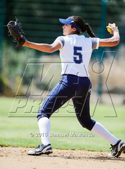 Thumbnail 3 in  Notre Dame (SO)  @ Harvard-Westlake photogallery.