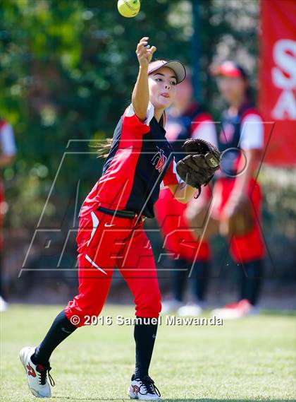 Thumbnail 1 in  Notre Dame (SO)  @ Harvard-Westlake photogallery.