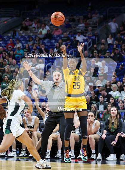 Thumbnail 3 in Cedar Park vs. Memorial (UIL 5A State Final) photogallery.