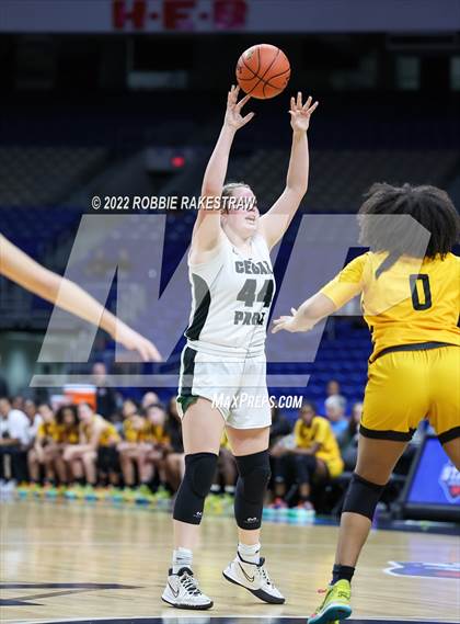 Thumbnail 2 in Cedar Park vs. Memorial (UIL 5A State Final) photogallery.