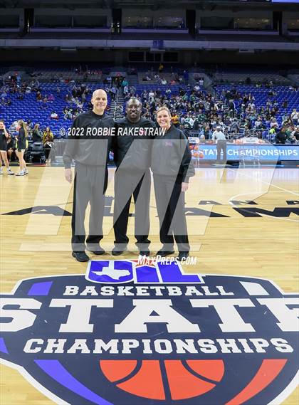 Thumbnail 2 in Cedar Park vs. Memorial (UIL 5A State Final) photogallery.