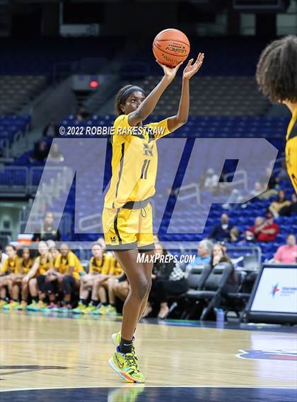 Thumbnail 2 in Cedar Park vs. Memorial (UIL 5A State Final) photogallery.
