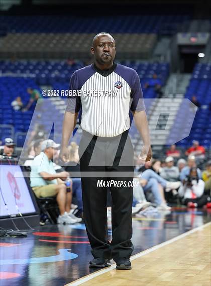 Thumbnail 3 in Cedar Park vs. Memorial (UIL 5A State Final) photogallery.