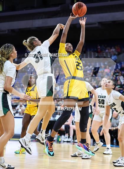 Thumbnail 3 in Cedar Park vs. Memorial (UIL 5A State Final) photogallery.
