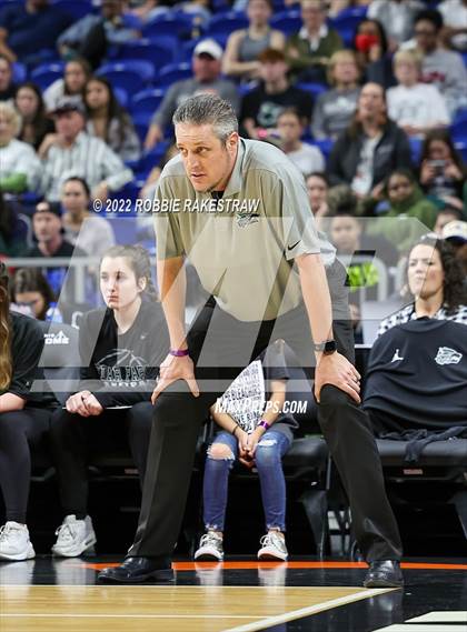 Thumbnail 1 in Cedar Park vs. Memorial (UIL 5A State Final) photogallery.