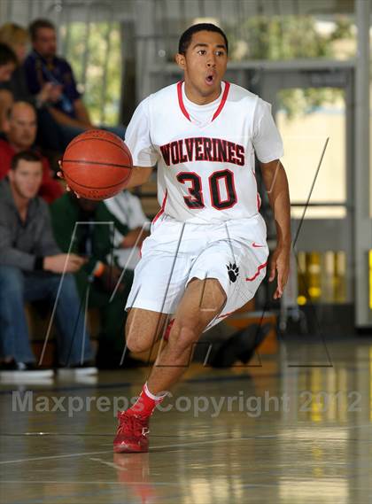 Thumbnail 1 in Rainier Beach vs. Harvard-Westlake (MaxPreps Holiday Classic) photogallery.