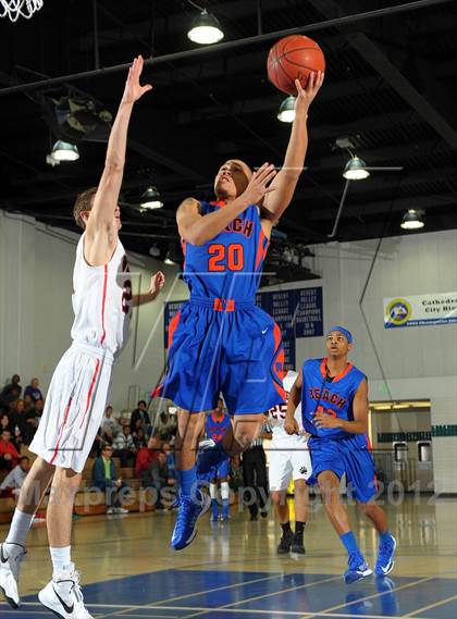 Thumbnail 2 in Rainier Beach vs. Harvard-Westlake (MaxPreps Holiday Classic) photogallery.