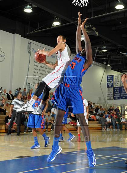Thumbnail 2 in Rainier Beach vs. Harvard-Westlake (MaxPreps Holiday Classic) photogallery.