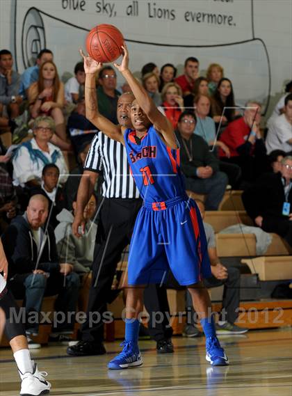 Thumbnail 3 in Rainier Beach vs. Harvard-Westlake (MaxPreps Holiday Classic) photogallery.