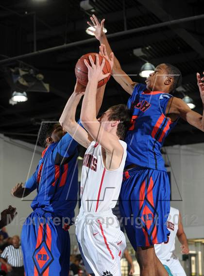 Thumbnail 3 in Rainier Beach vs. Harvard-Westlake (MaxPreps Holiday Classic) photogallery.