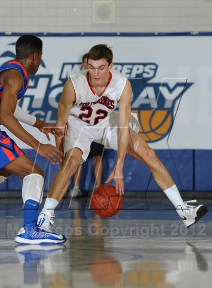 Thumbnail 2 in Rainier Beach vs. Harvard-Westlake (MaxPreps Holiday Classic) photogallery.
