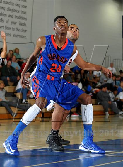 Thumbnail 1 in Rainier Beach vs. Harvard-Westlake (MaxPreps Holiday Classic) photogallery.