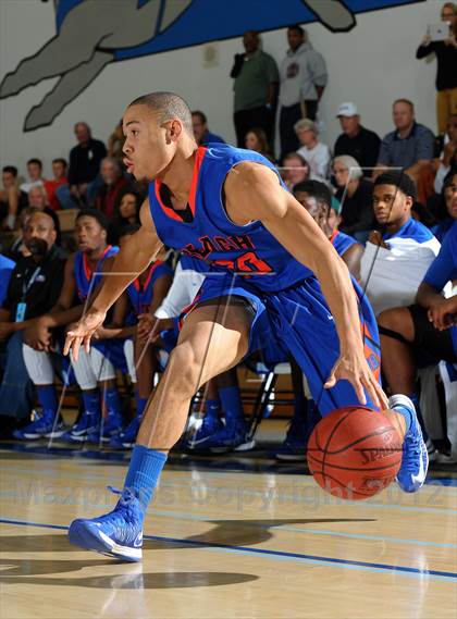 Thumbnail 1 in Rainier Beach vs. Harvard-Westlake (MaxPreps Holiday Classic) photogallery.