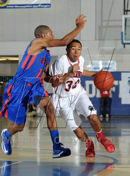 Thumbnail 3 in Rainier Beach vs. Harvard-Westlake (MaxPreps Holiday Classic) photogallery.