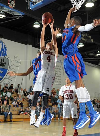 Thumbnail 3 in Rainier Beach vs. Harvard-Westlake (MaxPreps Holiday Classic) photogallery.