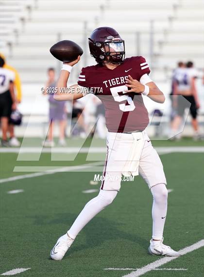 Thumbnail 1 in JV: Austin @ Dripping Springs photogallery.