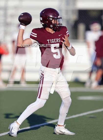 Thumbnail 2 in JV: Austin @ Dripping Springs photogallery.