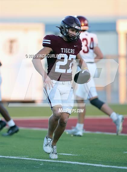 Thumbnail 3 in JV: Austin @ Dripping Springs photogallery.