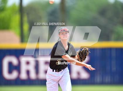 Thumbnail 2 in Mountain Vista vs. Legacy (CHSAA 5A Quarter-Final) photogallery.