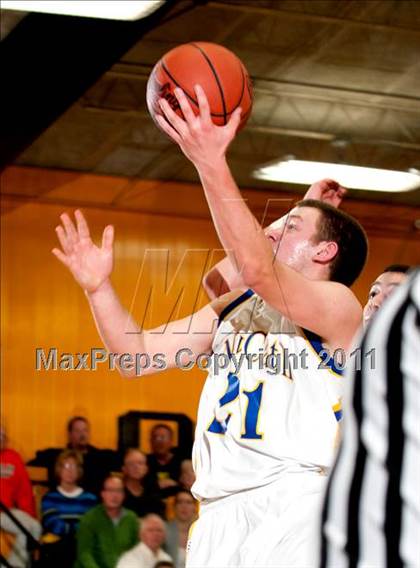 Thumbnail 1 in Highlands vs Newport Central Catholic (36th District Championship) photogallery.