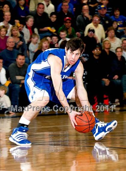 Thumbnail 3 in Highlands vs Newport Central Catholic (36th District Championship) photogallery.