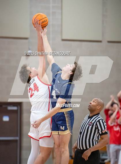 Thumbnail 1 in Regis Jesuit vs Mullen photogallery.