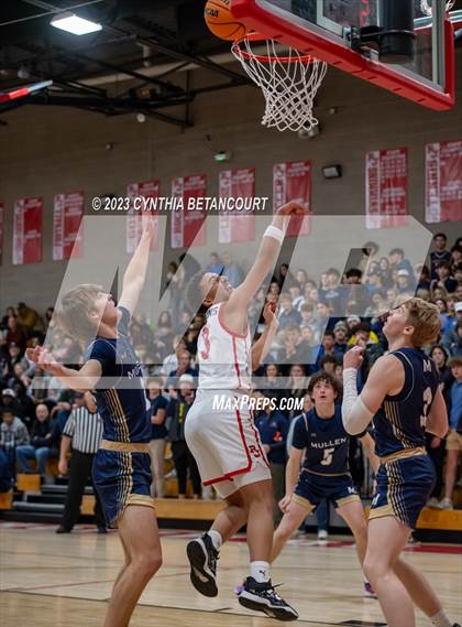 Thumbnail 3 in Regis Jesuit vs Mullen photogallery.