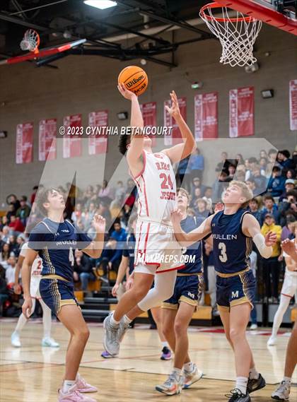 Thumbnail 3 in Regis Jesuit vs Mullen photogallery.